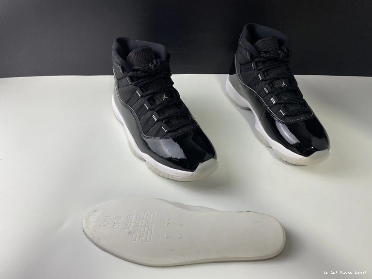 11  “25th  Jordan CT8012-011 Anniversary” Air 0420